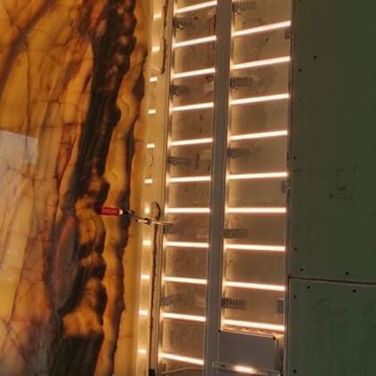 Akmuo su LED apšvietimu saunoje